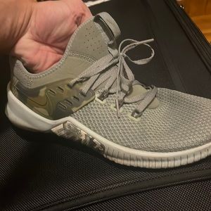 Nike free x metcon 1 olive green camp size 10